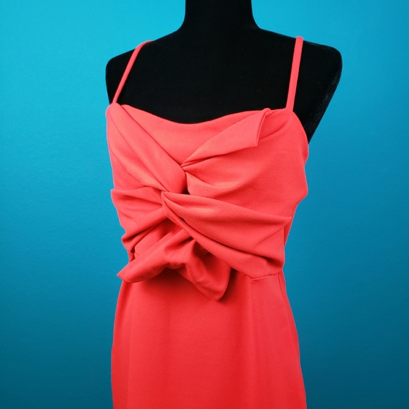 🆕️🌹 LASULA Rich Red Knot Front Mini Dress // (NWT) - Picture 2 of 8